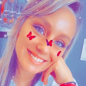 Meet your Posher, Kayla